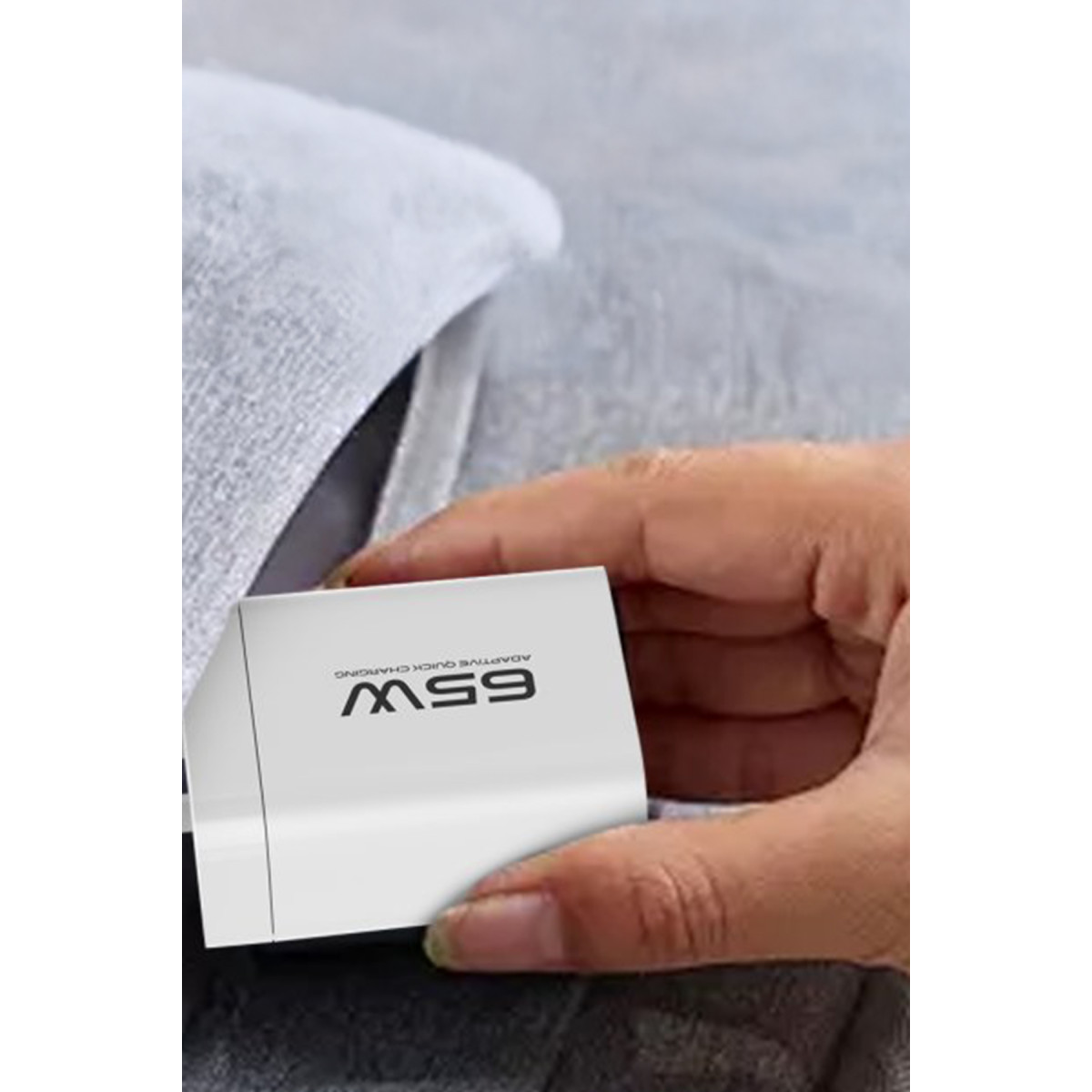 konfulon-c99q-65w-pd-destekli-type-c-ve-usb-cift-cikisli-hizli-sarj-adaptoru-beyaz-web-2 Konfulon C99Q 65W PD-Enabled Type-C and USB Dual-Port Fast Charging Adapter - White